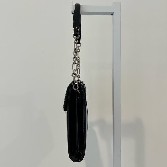 LOUIS VUITTON BLACK PATENT CONVERTIBLE BAG CLUTCH - Picture 6 of 13